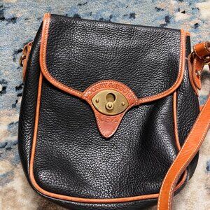 Dooney & and Bourke USA Crossbody Bag Pocketbook Black Dark Navy Leather Vintage